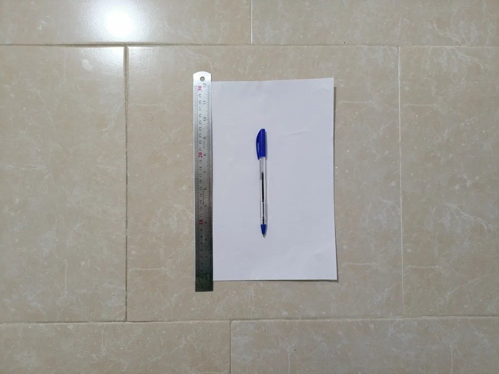 برای اندازه گیری سایز پا خرید آنلاین کفش به خط کش خودکار و یک برگه A4 نیاز هست 