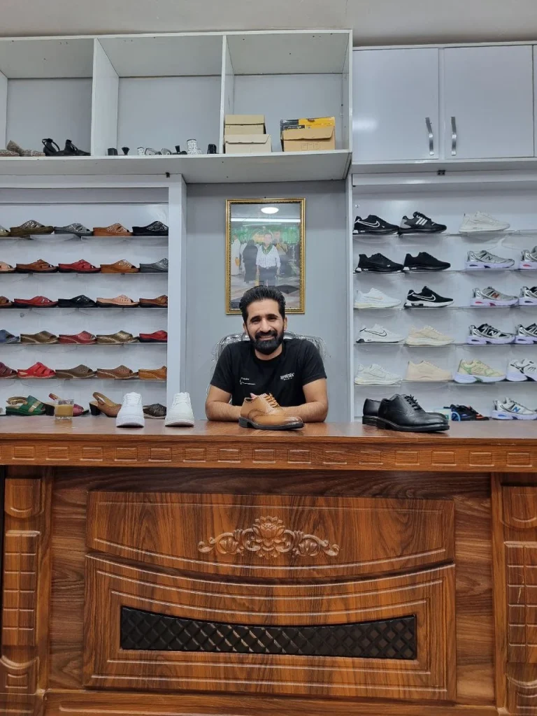 سهراب برکاتی هستم مالک وب سایت کفش برکاتی 